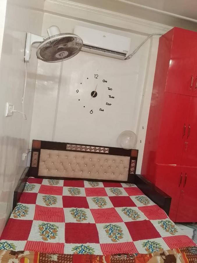 Aparna Niwas Home Stay Family Friendly Варанаси Экстерьер фото